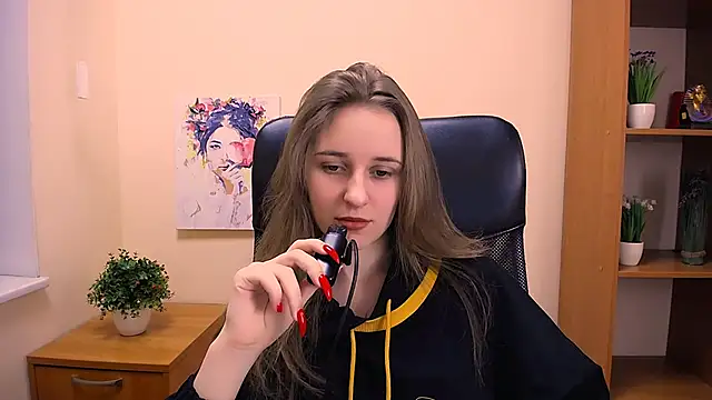  Nicole new online show from 01/15/25, 12:15