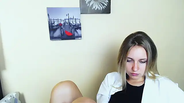  Nicole new online show from 08/09/26, 08:30