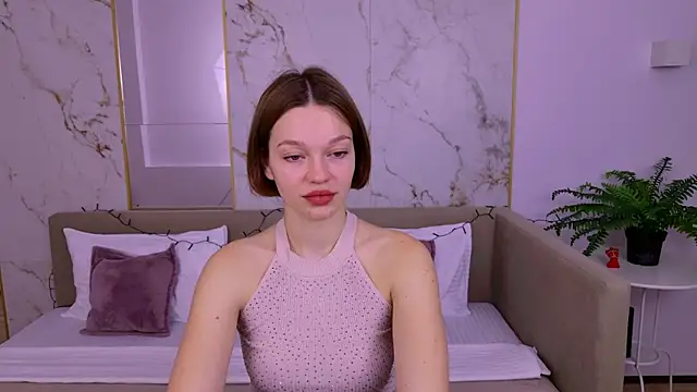 Snapshot of DanaLoved chatting on 12/17/24, 07:18 DanaLoved online show from 12/17/24, 07:18