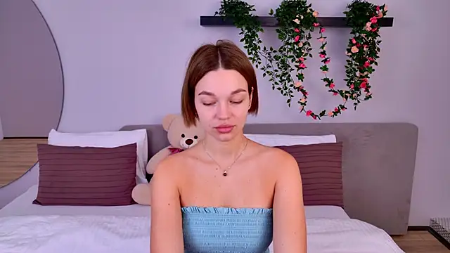 Snapshot of DanaLoved chatting on 02/12/25, 07:44 DanaLoved online show from 02/12/25, 07:44