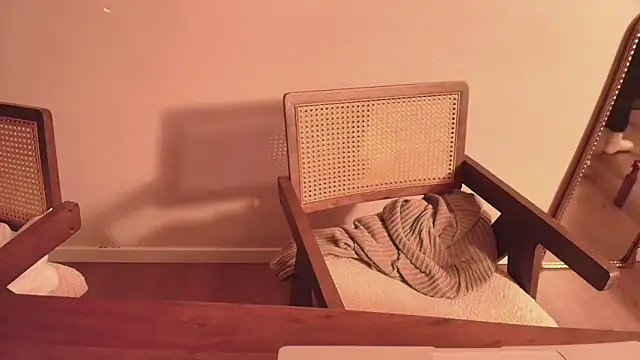 Nina24 online show from 12/01/25, 08:14