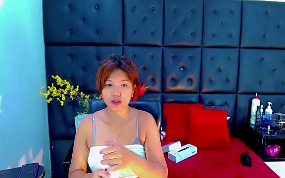 Isalombardi online show from 02/12/26, 02:28