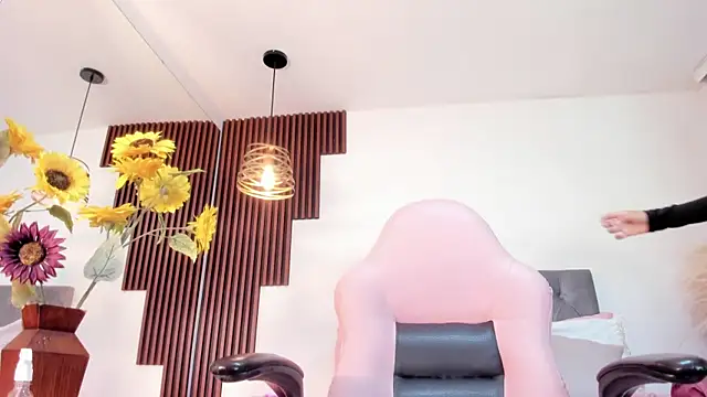 darling spoiled online show from 03/19/26, 11:14