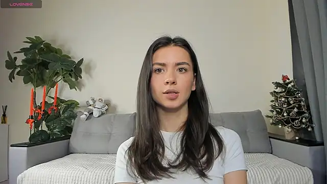 NicoleLuv online show from 12/30/24, 04:51