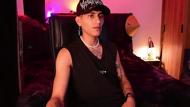 Snapshot of DemonKush-- chatting on 07/04/26, 01:01 DemonKush-- online show from 07/04/26, 01:01