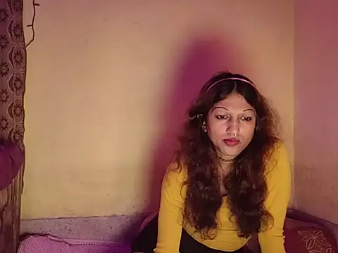 Snapshot of MmmMonikaBabie chatting on 02/08/25, 09:04 MmmMonikaBabie online show from 02/08/25, 09:04