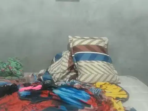 Snapshot of safira_hot chatting on 01/06/25, 11:42 safira hot online show from 01/06/25, 11:42