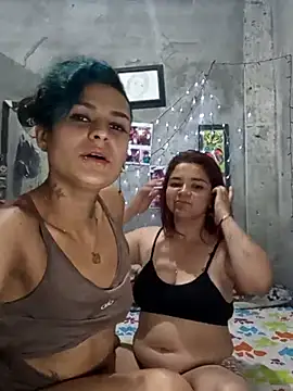 Snapshot of safira_hot chatting on 02/27/25, 01:59 safira hot online show from 02/27/25, 01:59