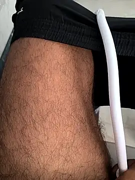 yourboy2000   online show from 09/12/25, 02:11