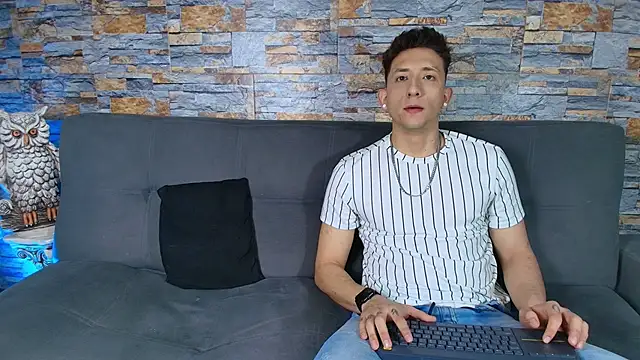 Snapshot of Maykol_Victoriasr chatting on 11/18/25, 06:51 Maykol Victoriasr online show from 11/18/25, 06:51