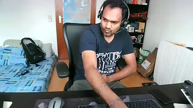 Snapshot of pleasure_5844 chatting on 11/14/25, 12:59 pleasure 5844 online show from 11/14/25, 12:59