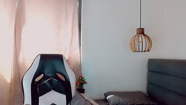 Oriana braom online show from 02/04/25, 07:33