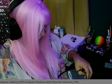 Snapshot of lolalicious_7583 chatting on 02/14/26, 10:06 lolalicious 7583 online show from 02/14/26, 10:06