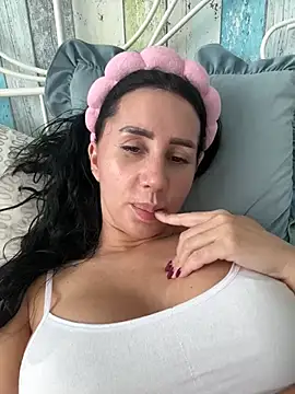 AnaRhodes online show from 03/16/25, 08:54