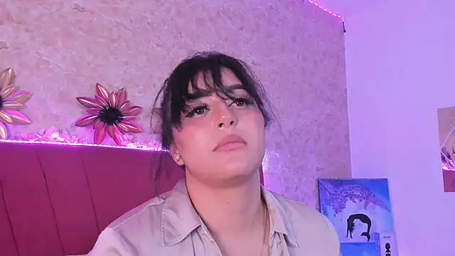 Snapshot of LorenaStevens chatting on 02/13/25, 10:02 LorenaStevens online show from 02/13/25, 10:02