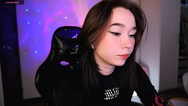 Snapshot of Kimiko__ chatting on 02/18/25, 10:05 Kimiko online show from 02/18/25, 10:05