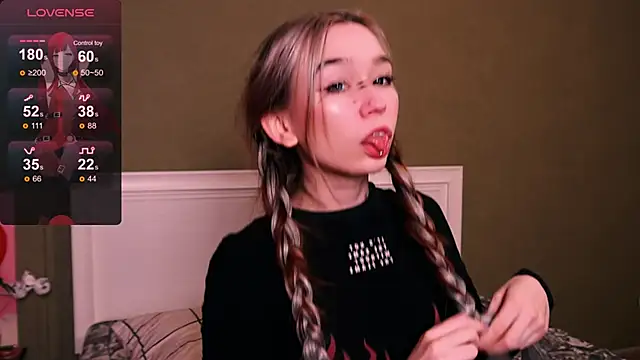 Snapshot of Kimiko__ chatting on 11/27/25, 05:59 Kimiko online show from 11/27/25, 05:59