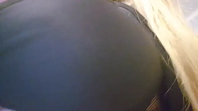 Snapshot of EstrellaWalters chatting on 10/23/25, 01:21 EstrellaWalters online show from 10/23/25, 01:21