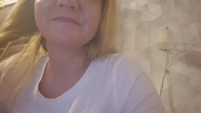 Snapshot of EstrellaWalters chatting on 11/08/25, 05:56 EstrellaWalters online show from 11/08/25, 05:56