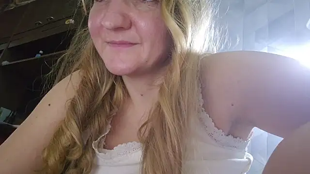 EstrellaWalters online show from 12/18/25, 12:33