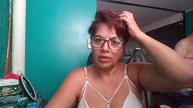 Snapshot of TRISH_MILF chatting on 12/01/24, 10:32 TRISH MILF online show from 12/01/24, 10:32