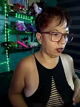 Snapshot of TRISH_MILF chatting on 01/06/25, 12:59 TRISH MILF online show from 01/06/25, 12:59