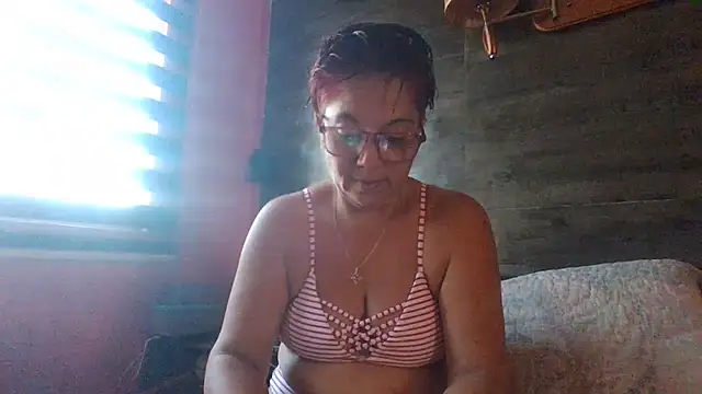 Snapshot of TRISH_MILF chatting on 02/24/25, 08:25 TRISH MILF online show from 02/24/25, 08:25