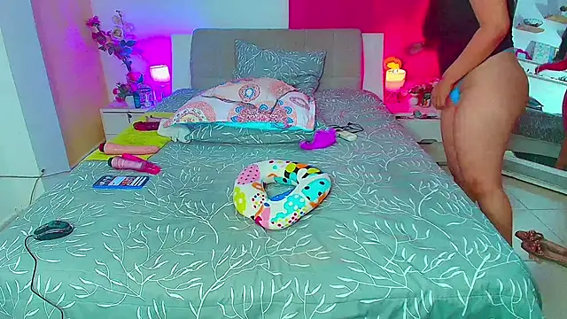 Kendralove31xxx online show from 04/13/26, 03:23