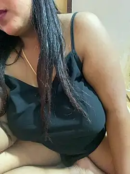 Ayesha mahi online show from 03/22/25, 11:53