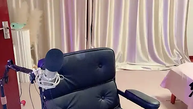 Daisy-77 online show from 02/24/25, 08:58