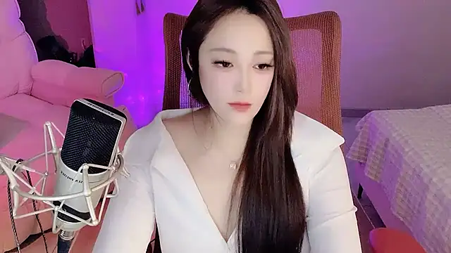 Daisy-77 online show from 10/27/25, 01:48