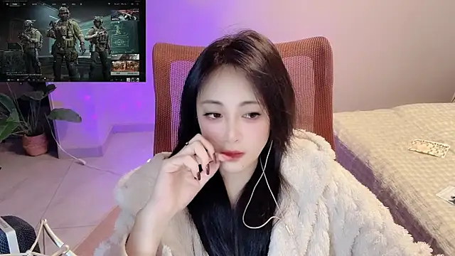 Snapshot of Daisy-77 chatting on 04/28/26, 01:38 Daisy-77 online show from 04/28/26, 01:38
