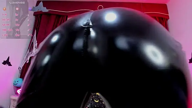 Maddissonlove online show from 10/19/25, 01:12