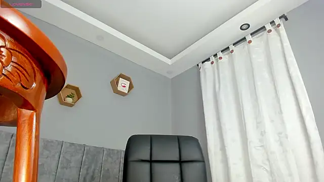 Snapshot of Chloe_narcise chatting on 02/04/25, 06:04 Chloe narcise online show from 02/04/25, 06:04