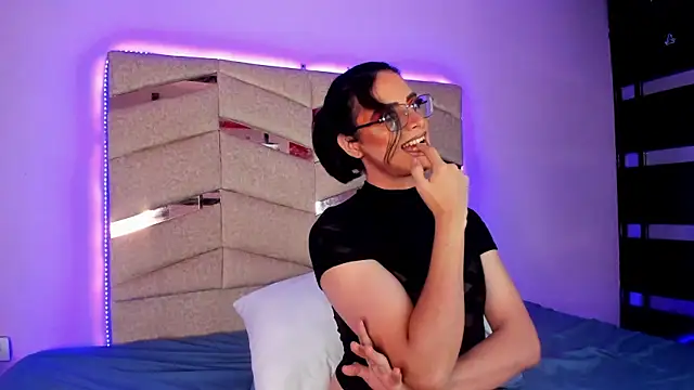 Snapshot of Eterea_blow chatting on 01/28/25, 06:38 Eterea blow online show from 01/28/25, 06:38