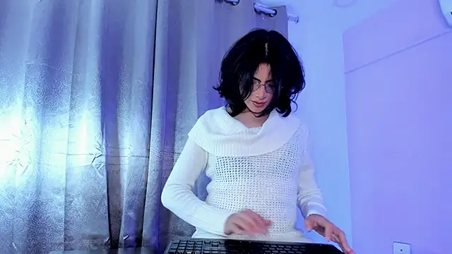 Snapshot of Eterea_blow chatting on 02/07/25, 02:40 Eterea blow online show from 02/07/25, 02:40