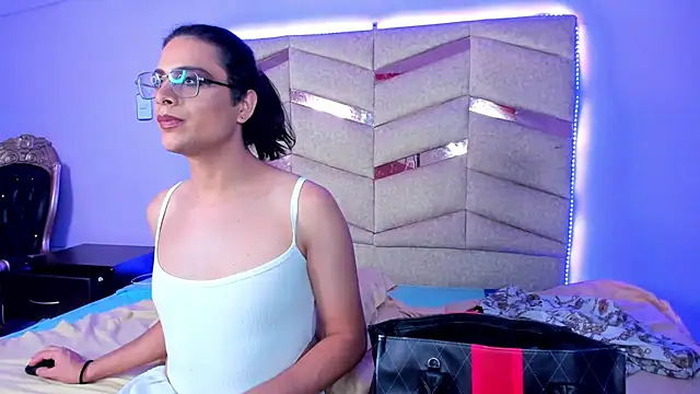 Snapshot of Eterea_blow chatting on 02/22/25, 02:17 Eterea blow online show from 02/22/25, 02:17