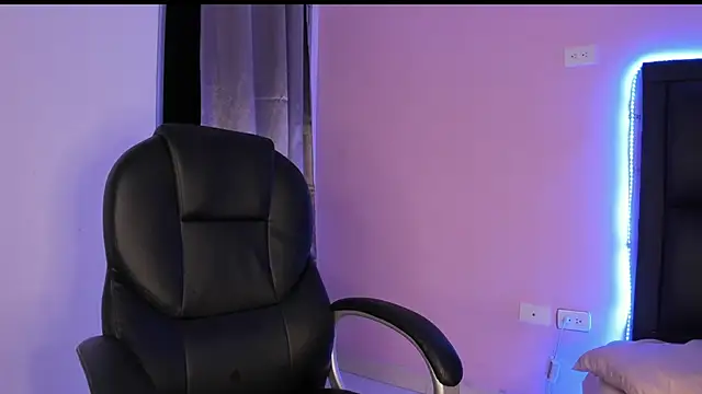 Snapshot of Eterea_blow chatting on 02/26/25, 06:15 Eterea blow online show from 02/26/25, 06:15