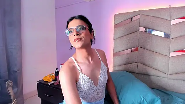 Snapshot of Eterea_blow chatting on 03/05/25, 02:46 Eterea blow online show from 03/05/25, 02:46