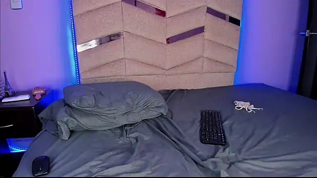 Snapshot of Eterea_blow chatting on 03/18/25, 08:58 Eterea blow online show from 03/18/25, 08:58