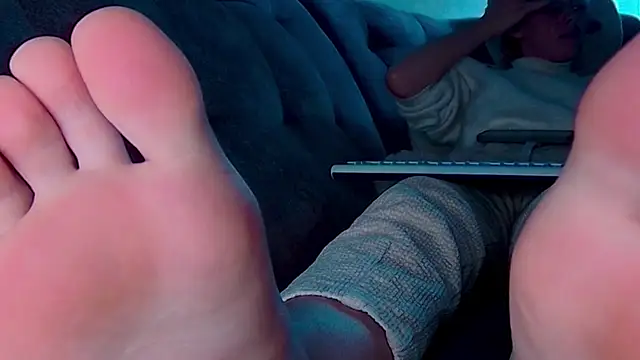 Snapshot of AgnesMillerS chatting on 12/09/24, 10:32 AgnesMillerS online show from 12/09/24, 10:32