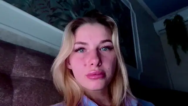 Snapshot of AgnesMillerS chatting on 12/15/24, 03:13 AgnesMillerS online show from 12/15/24, 03:13