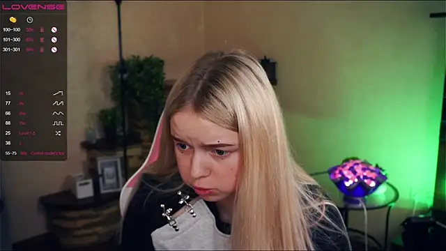 ZaraCreedon online show from 01/27/25, 11:33