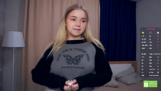 ZaraCreedon online show from 11/13/25, 05:06