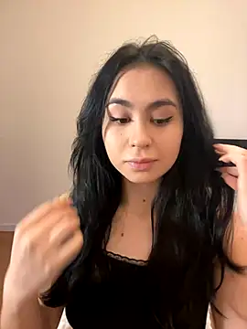 Snapshot of Mile_Madeline chatting on 12/07/24, 10:12 Mile Madeline online show from 12/07/24, 10:12