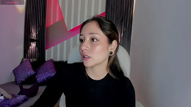 emily layton online show from 03/04/25, 02:21