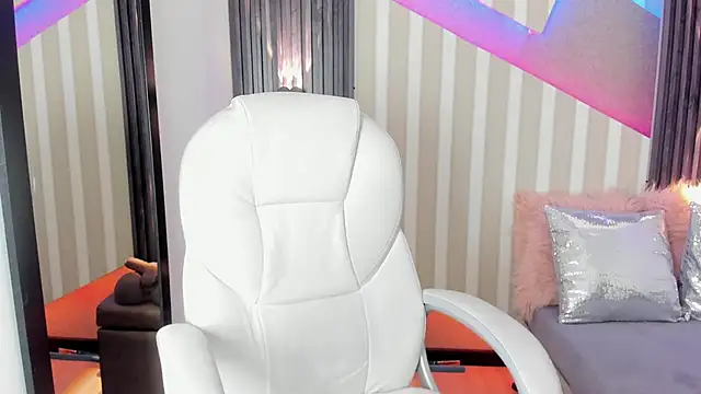 emily layton online show from 09/09/25, 02:38