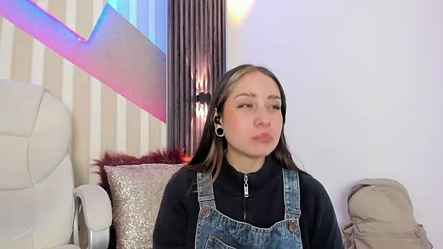 emily layton online show from 09/30/25, 02:33