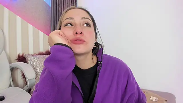 emily layton online show from 10/01/25, 01:39