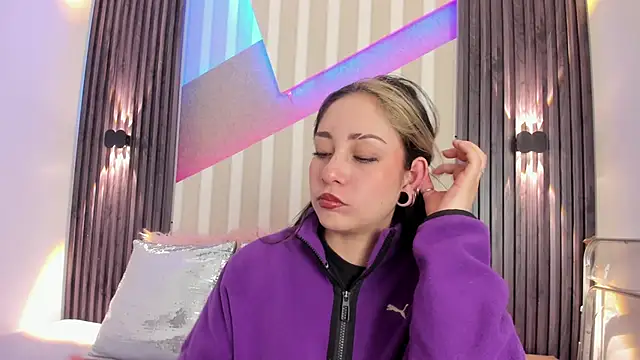 emily layton online show from 10/20/25, 02:39